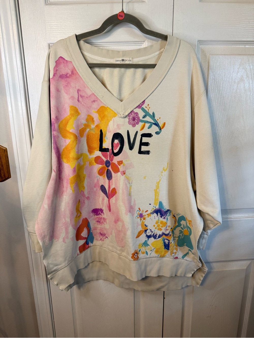 NATURAL LIFE Cream V-Neck Sweatshirt with Multi-Color LOVE Floral Print